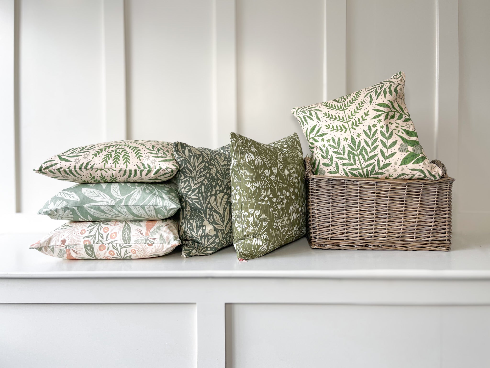 NATURE-INSPIRED-DECORATIVE-CUSHIONS-AND-BOTANICAL-SCATTER-CUSHIONS